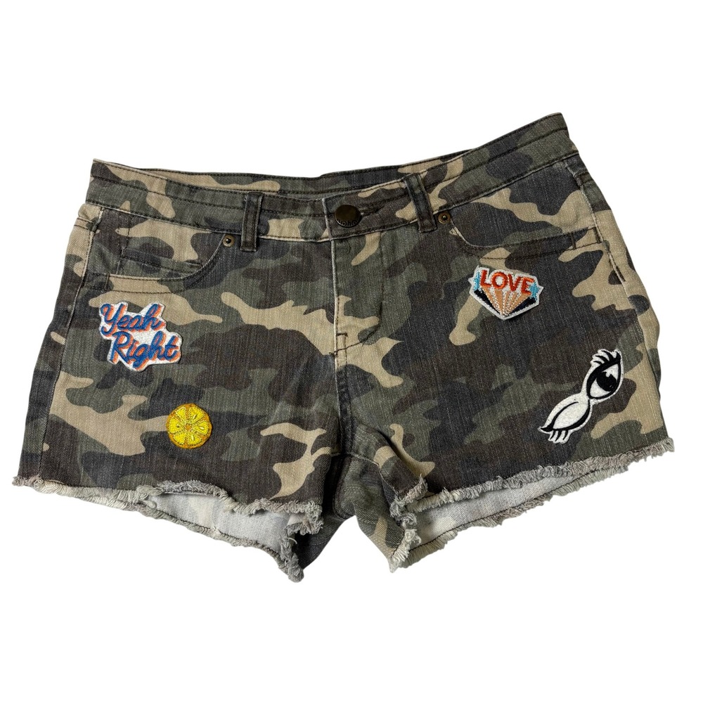 No Boundaries Womens Camo Patch‎ Denim Shorts Green Brown Size 9 NJ27B603TA